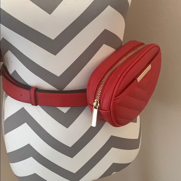 Red leather belt bag - Picture 3 of 4